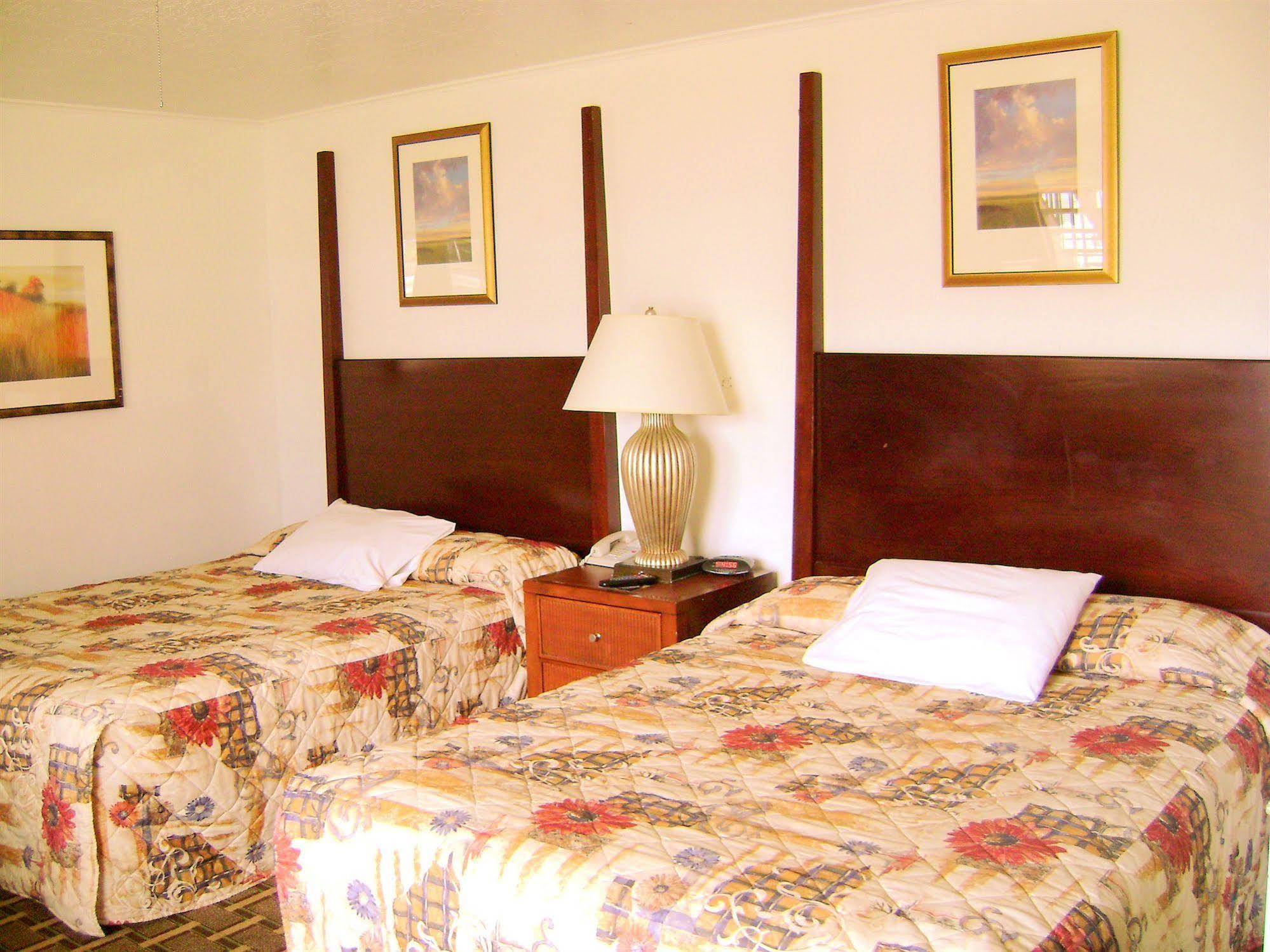 Executive Inn & Suites Lakeview Bagian luar foto
